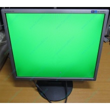 Монитор 19" Samsung SyncMaster 943N на экране малозаметные царапинки (Назрань)